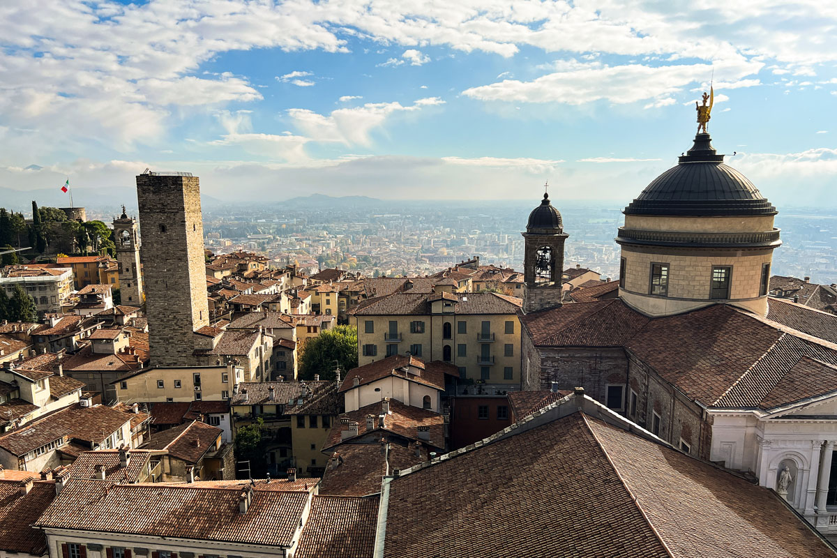 Bergamo italy city hdr golden